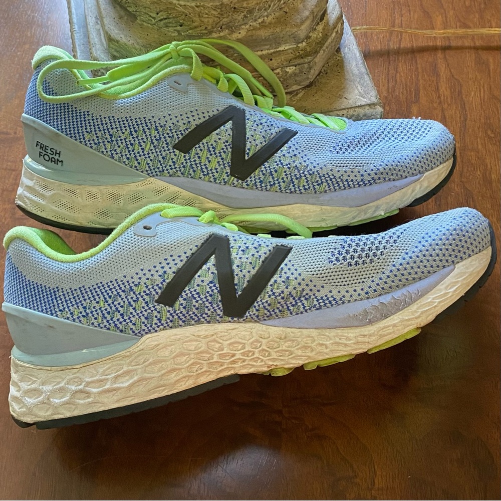 Women’s New Balance Fresh Foam 880 size 9.